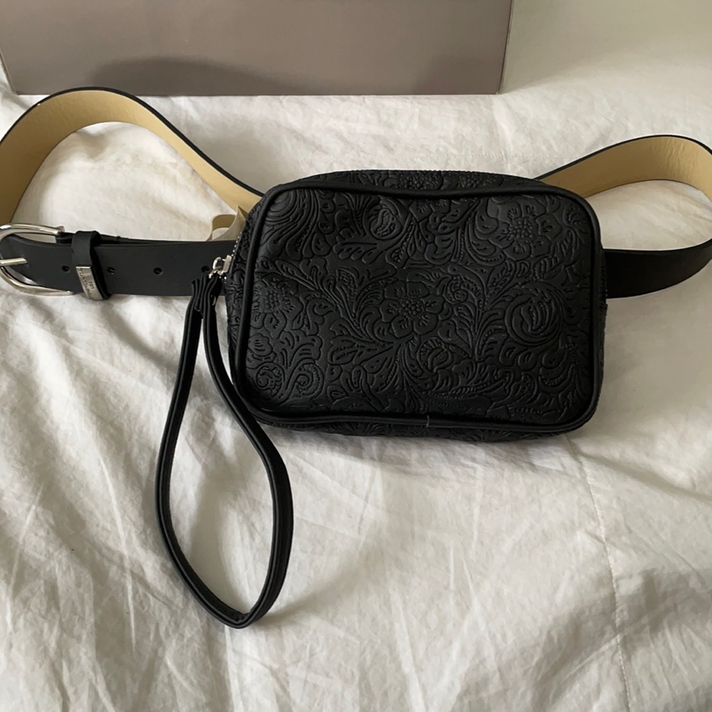 ✨50% off when bundled✨STONE MOUNTAIN - BELT BAG